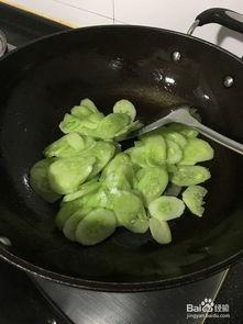 鸡吃小白瓜好吗,探究鸡的饮食偏好与营养价值